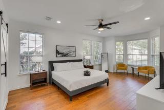 Luxury Mansion Paradise - Cinema Room, Pool, Spa - Rowlett - 7