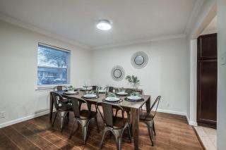5-BD 2-BA Spring Valley Park Home w Backyard Fun - Dallas - 8