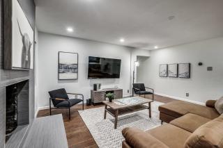 5-BD 2-BA Spring Valley Park Home w Backyard Fun - Dallas - 5