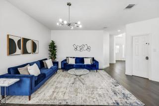 Luxury Home w Hot Tub near DFW Airport - Flower Mound - 3
