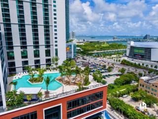 Stylish Apartments with Partial Ocean Views in Downtown! - Miami - 3