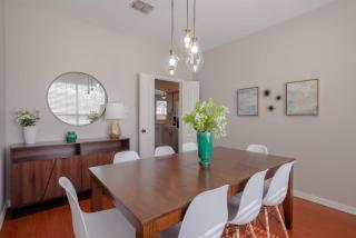 Pearl White Dream Home With Private Pool & Theatre - Arlington - 6