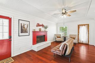 3BD Farmhouse Country Living - Pool Patio Firepit - 5