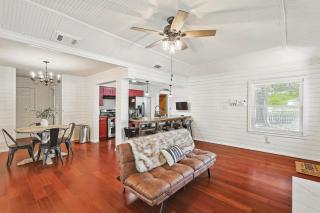 3BD Farmhouse Country Living - Pool Patio Firepit - 1