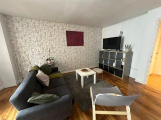 Charming 1BDR Serviced Condo! 4 guests Pool n Free parking - Londres - 4