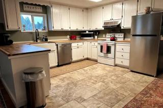 Centennial Trail Farmhouse - Arlington - 3