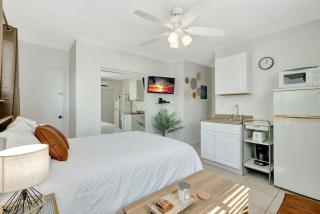 Sandscape Haven Hollywood Beach Studio w Parking - Hollywood - 3