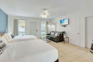 Coastal Retreat ONLY 1 block from the beach - Hollywood - 7
