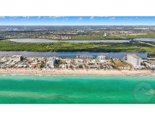 Coastal Retreat ONLY 1 block from the beach - Hollywood - 6