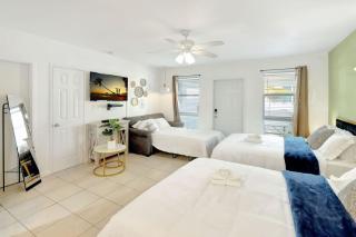 Hollywood Beach Escapade Studio with Free Parking - Hollywood - 5