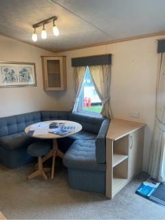 48 Rosewood Isle of Wight - 2