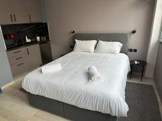 Port Brown Suite 2 - Piraeus - 9