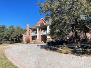 Stunning Country Mansion Estate in SW Fort Worth - Benbrook - 0