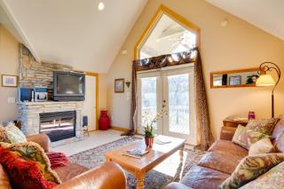 Peaceful Lake Lure Cabin with Fireplace! - Lake Lure - 0