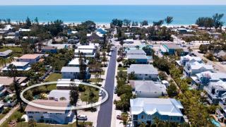Coastal Cottage - Anna Maria - 2