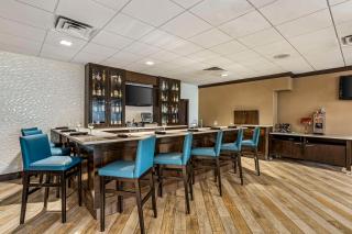 Best Western Plus Kingston Hotel and Conference Center - Kingston - 9