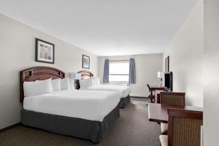 SureStay Plus Hotel by Best Western Hardisty - 9