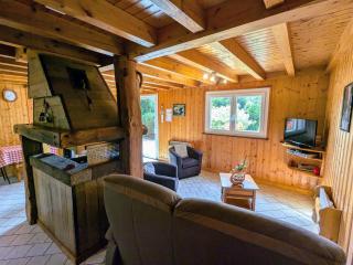 Chalet de Montagne Chaleureux avec Cheminée, Terrasse et Proche Ski - FR-1-589-2 - Anould - 3