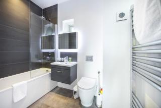 Modern 3 Bedroom House With Balconies & Parking - Maida Vale - 6