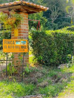 15 mins to Jardín Spacious & Convenient House - 2