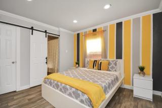 Modern Duplex with Bold Art & Luxe Touches - Perfect for Families & Groups - 1