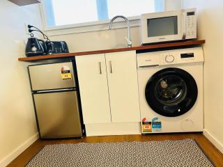 Cozy Fully Equipped Unit 12 noon check in - Christchurch - 5