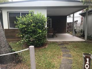 Bush Village Holiday Cabins - Airlie Beach - 8