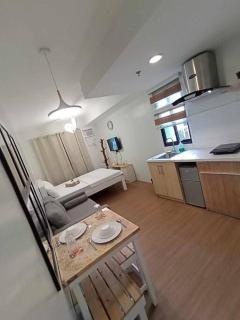 Studio Unit at Pine Suites Tagaytay - Tagaytay - 1