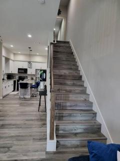 Virgil House With Soaking bathtub Houston Texas - 5