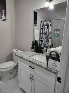 Virgil House With Soaking bathtub Houston Texas - 4