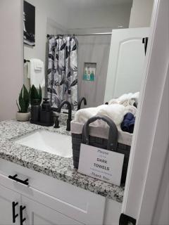 Virgil House With Soaking bathtub Houston Texas - 3