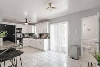 Fly In Style! Charming Townhome 6 Mins from RIC! - Highland Springs - 6