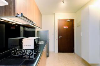Good Deal and Strategic 1BR L'Avenue Apartment By Travelio - Jakarta - 2