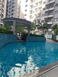 RG&J Paranaque Staycation at Spring Residences T4 - 1