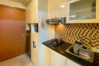 Cozy Stay and Tidy Studio Apartment Woodland Park Residence By Travelio - Giacarta - 5