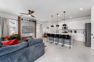 Lakeview Villa 3BR, 2.5BA - Davenport - 1