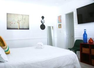 B11 Design District Studio Short drive 2 beach - 5