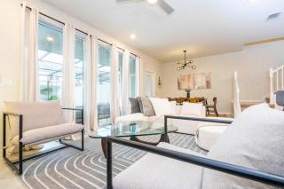 Modern 5-Bedroom Home with Private Pool and Resort Access! - Davenport - 3