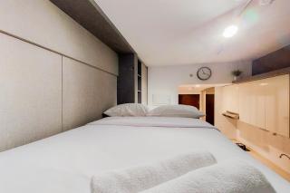 Comfortable and Simply Studio Room at Sky House BSD Apartment By Travelio - 0
