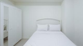 Comfortable and Tidy 2BR at Vida View Apartment By Travelio - Pampang - 9