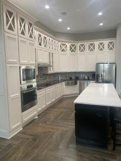 Luxury in Spacious Home - Horseshoe Bay - 8