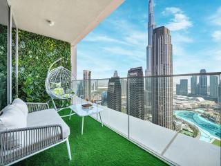 Burj Khalifa Bliss I 4 bedroom Apartments I Burj Khalifa & Fountain Views I Free Gym, Pool, Parking, Wi-Fi and PS5 I by Skyline Serenity - 9