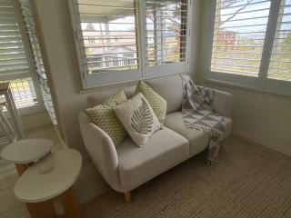 Bungalow by the River - Shoalhaven Heads - 1