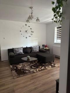 Chic Urban Retreat - 5