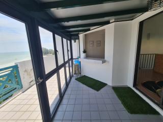 13pax 3R2B, BEACHFRONT DUPLEX PENTHOUSE, FREE BBQ Set, Wifi, 50" Smart TV - Port Dickson - 7