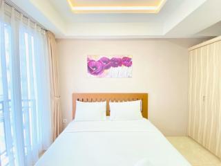 Homey Studio Room at Grand Asia Afrika Apartment By Travelio - 0