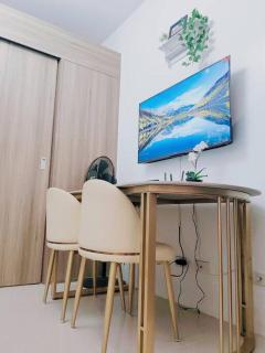 1BR Unit Condotel w Balcony FAME Residences #FM36 - Manila - 1
