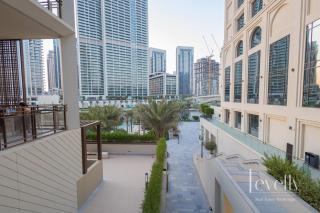 Spacious Modern 2BR with Partial Burj Khalifa View - Dubai - 7