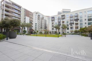 Spacious Modern 2BR with Partial Burj Khalifa View - Dubai - 2