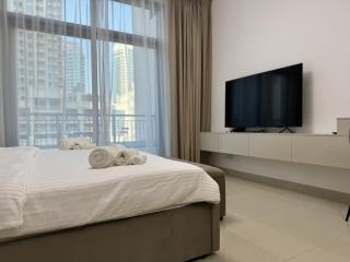 Comfortable And Spacious Studio At Claren Towers - 7